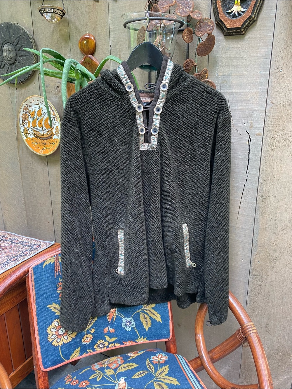 Vintage Tsunami Canada Fleece Hoodie with Pinecone/Pine needle Details
